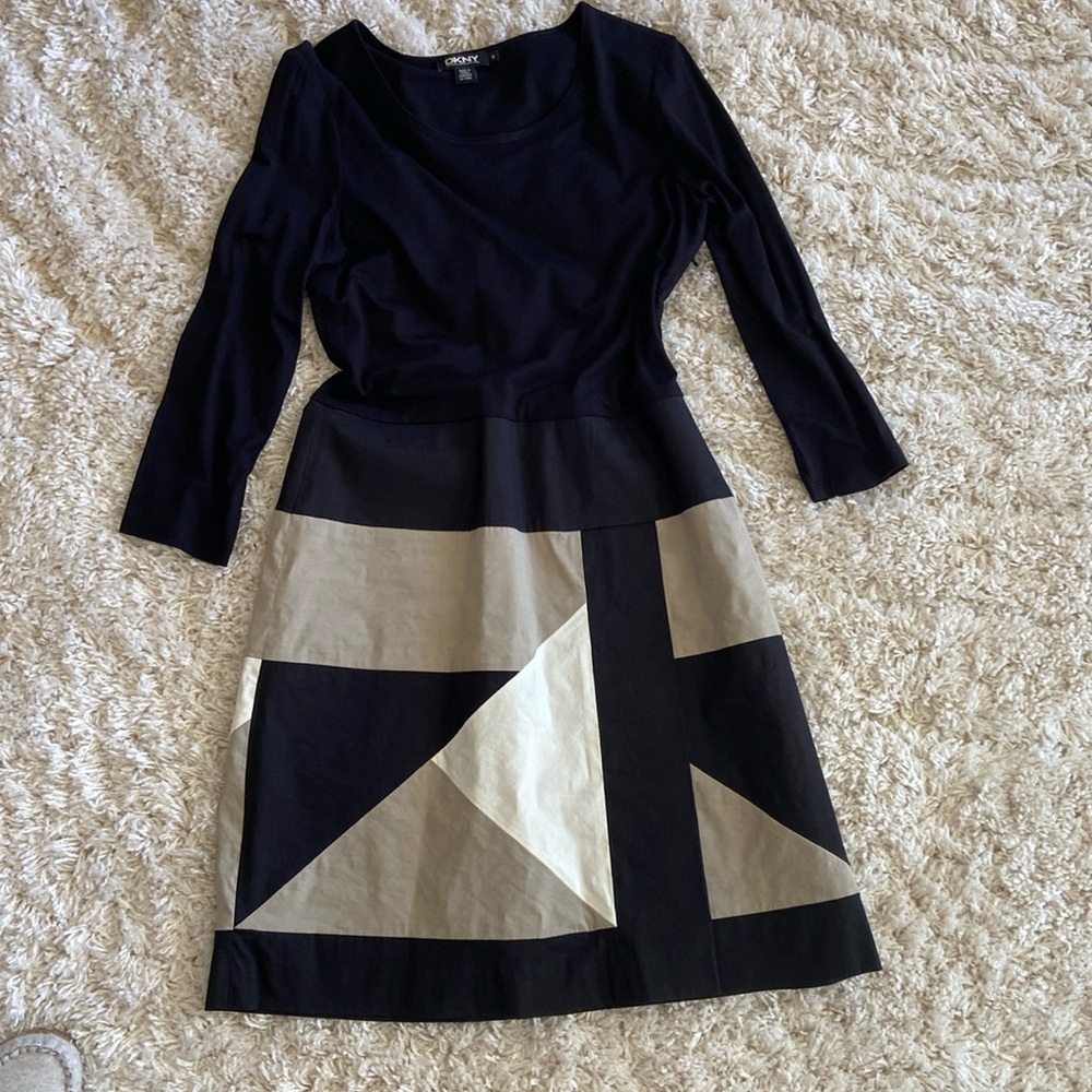 DKNY Medium dress. Very chick. Very good condition.